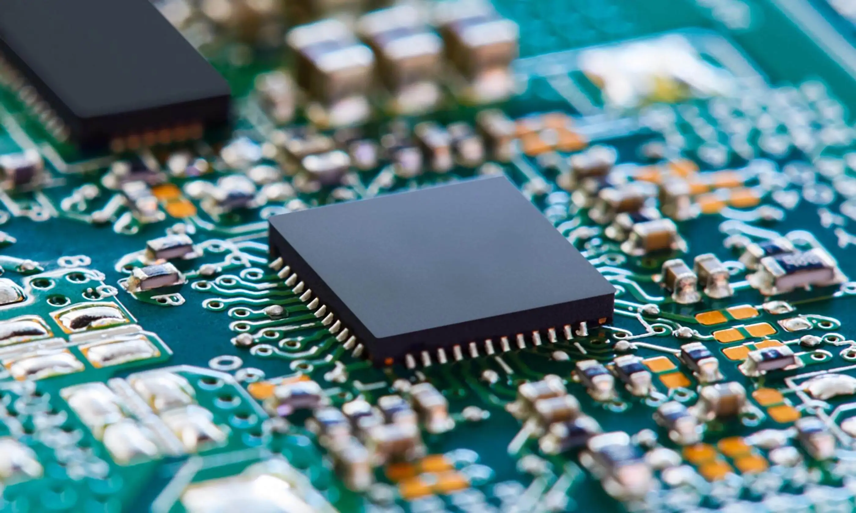 Circut board and chip